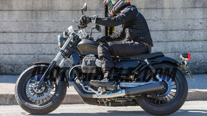 Ένα Moto Guzzi V7 bobber; Γιατί όχι.