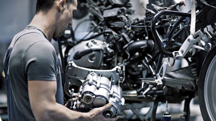 Κάθε μοτοσυκλέτα αξίζει την απαραίτητη φροντίδα. Κάθε μοτοσυκλέτα αξίζει την απαραίτητη φροντίδα.