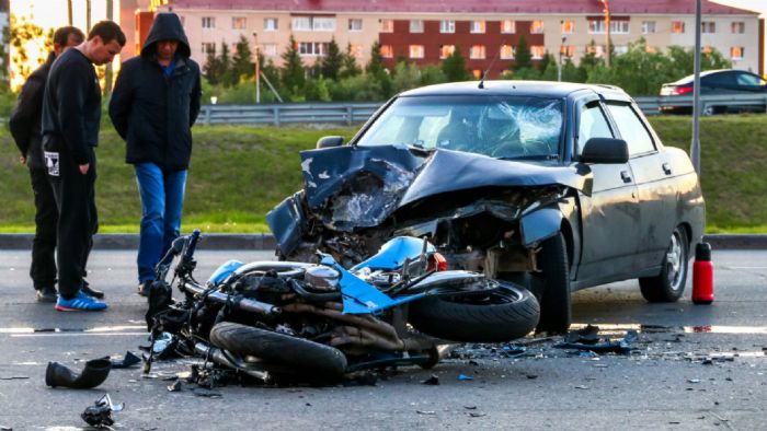 4 tips οδήγησης που μπορεί να σου σώσουν τη ζωή 4 tips οδήγησης που μπορεί να σου σώσουν τη ζωή