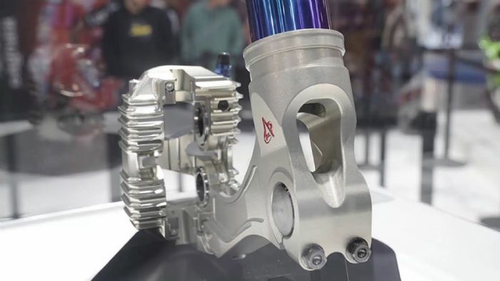 Nissin και Showa ανέπτυξαν δαγκάνα φρένου ενσωματωμένη στο πιρούνι