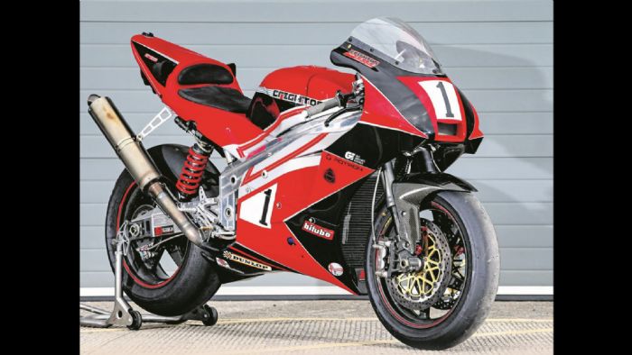 Η πρωτότυπη μοτοσυκλέτα που θα λειτουργήσει ως βάση για μια έκδοση δρόμου Η πρωτότυπη μοτοσυκλέτα που θα λειτουργήσει ως βάση για μια έκδοση δρόμου