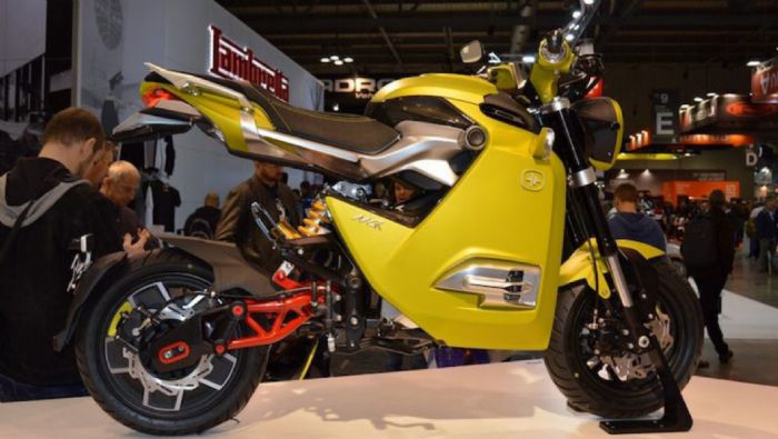 10 ίπποι και 100 χιλιόμετρα αυτονομίας