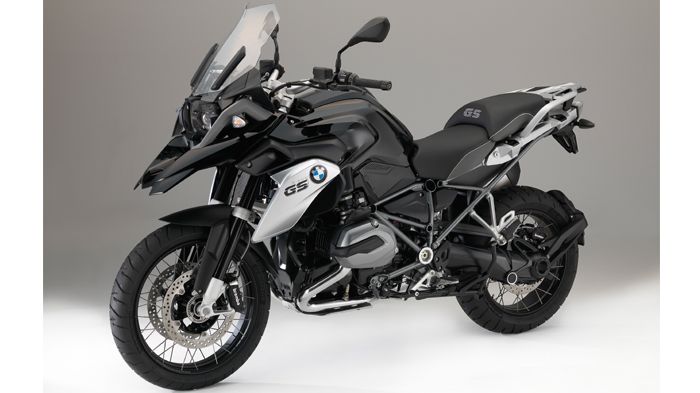 Το R1200GS TripleBlack επανέρχεται για να γίνει αντικείμενο πόθου.