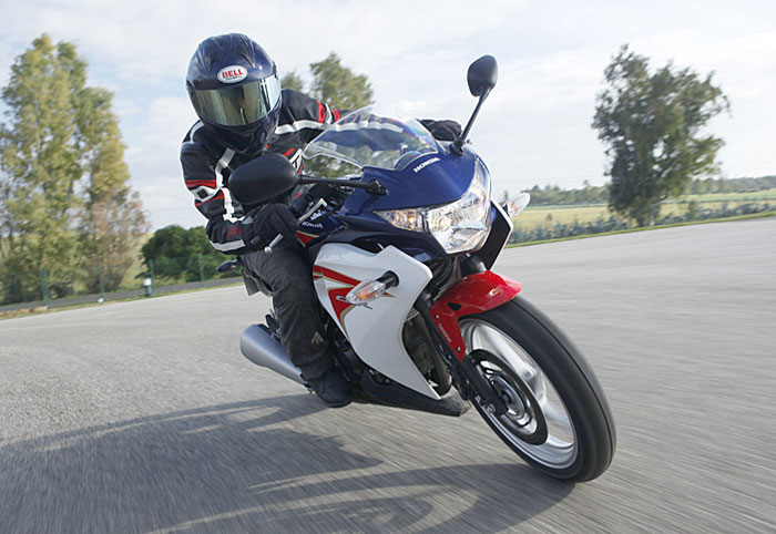 Αποστολή: Honda CBR 250R/250R C-ABS