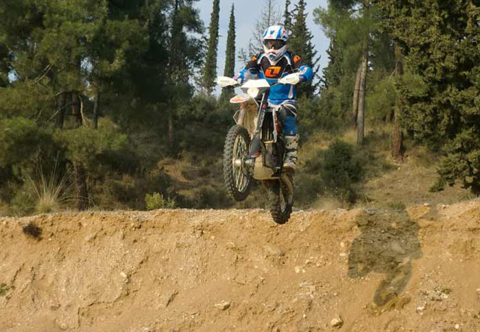 Ο Γ. Δαργινάκης με Beta για το 2011 Ο Γ. Δαργινάκης με Beta για το 2011