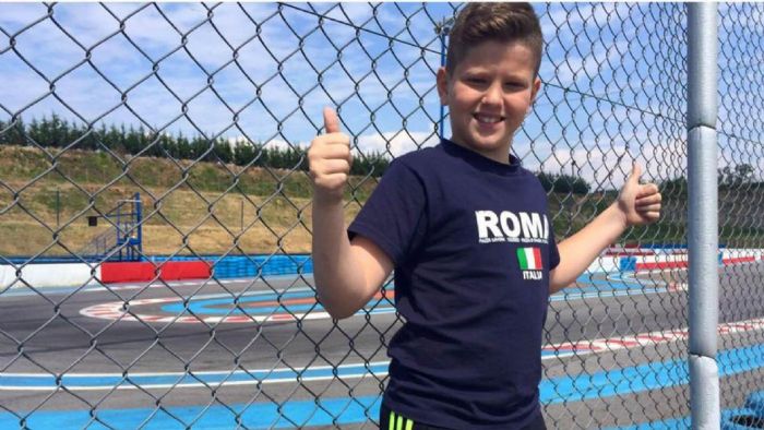 O μικρός και δραστήριος Γιάννης Περιστεράς... O μικρός και δραστήριος Γιάννης Περιστεράς...