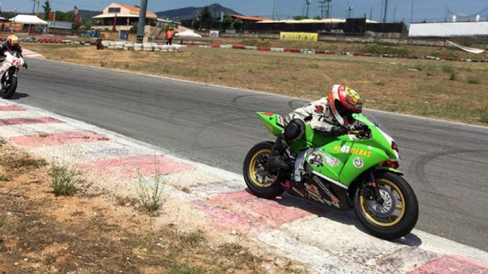 O Γιάννης Περιστεράς στην πίστα... O Γιάννης Περιστεράς στην πίστα...