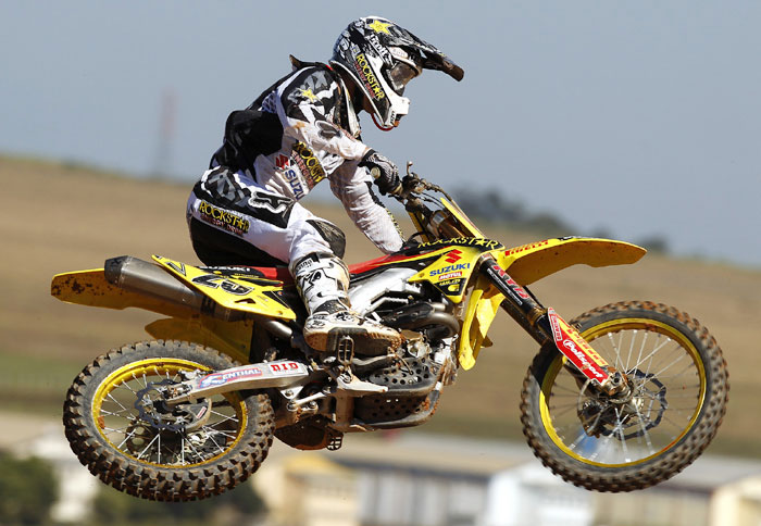 Suzuki: Στην κορυφή του MX Suzuki: Στην κορυφή του MX