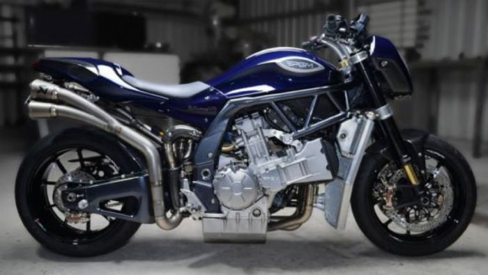 Δυο μπλοκ από Yamaha R1 με περιεχόμενη γωνία 90 μοιρών.