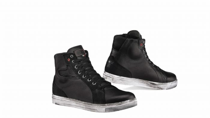 TCX Street Ace WP για καθημερινές μετακινήσεις. TCX Street Ace WP για καθημερινές μετακινήσεις.