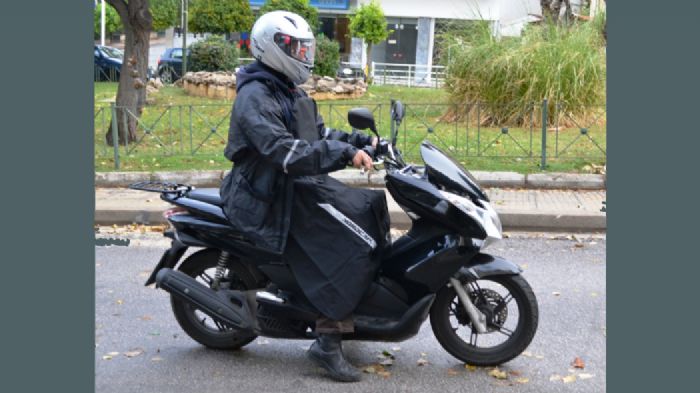 Αποτελεσματική προστασία από το κρύο και την βροχή, με την κουβέρτα Universal τη Αποτελεσματική προστασία από το κρύο και την βροχή, με την κουβέρτα Universal της Nordcap.