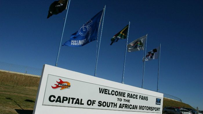 Ακατάλληλη κρίθηκε η πίστα της Ν. Αφρικής, κάνοντας τα πράγματα δύσκολα για τη Dorna