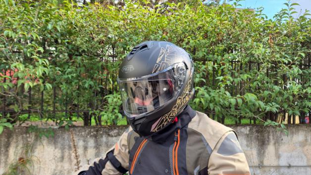 Το Pilot Corsair SV City, είναι ένα εξαιρετικό Full Face κράνος στα μόλις 120 ευρώ (110 για τις μονόχρωμες εκδόσεις. 