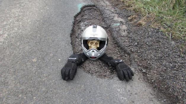 Μπορώ να αποζημιωθώ αν πάθω ζημιά από λακκούβα στο δρόμο; Μπορώ να αποζημιωθώ αν πάθω ζημιά από λακκούβα στο δρόμο;