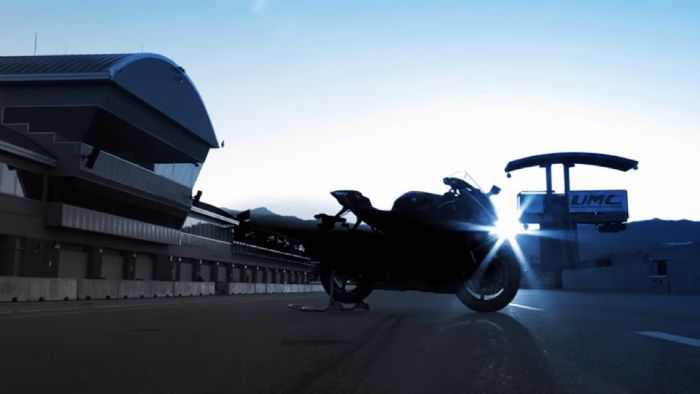 Λίγο ακόμη...ψήσιμο αποφάσισε να μας κάνει η Yamaha, για το νέο supersport της! Λίγο ακόμη...ψήσιμο αποφάσισε να μας κάνει η Yamaha, για το νέο supersport της!