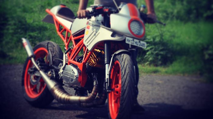 Το θρυλικό γκάζι του RD350, τώρα σε ένα πακέτο που μπορεί να το τιθασεύσει.