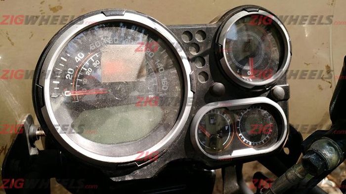 Είμαστε βέβαιοι πως ένα ακόμη ρολογάκι χωρούσε να χωθεί κάπου εκεί μέσα.