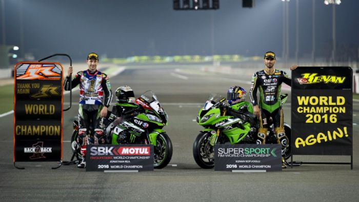 Ο Jonathan Rea (αριστερά) και ο Kenan Sofuoglu (δεξιά) με τις αγωνιστικές τους μ Ο Jonathan Rea (αριστερά) και ο Kenan Sofuoglu (δεξιά) με τις αγωνιστικές τους μοτοσυκλέτες.
