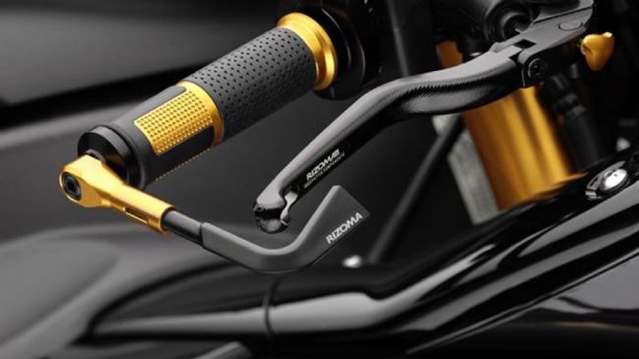 Ο προφυλακτήρας μανέτας Rizoma ProGuard. Ο προφυλακτήρας μανέτας Rizoma ProGuard.