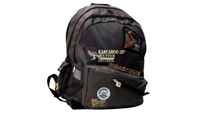 To σακίδιο πλάτης της Roadsign θα το βρείτε στην Ε-ΜΟΤΟ.GR στην τιμή των 24 ευρώ To σακίδιο πλάτης της Roadsign θα το βρείτε στην Ε-ΜΟΤΟ.GR στην τιμή των 24 ευρώ. Περισσότερα στο τηλ.: 210-8252303.