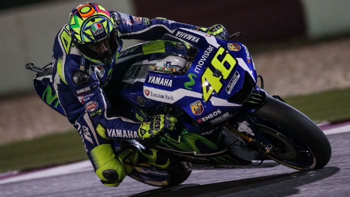 Ανάμικτα τα συναισθήματα του Valentino Rossi, λίγο πριν τον αγώνα της Βαρκελώνης Ανάμικτα τα συναισθήματα του Valentino Rossi, λίγο πριν τον αγώνα της Βαρκελώνης.