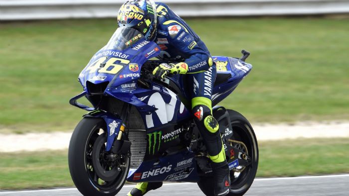 Και τον κινητήρα του σκέφτεται ως πιθανό πρόβλημα ο Rossi. Και τον κινητήρα του σκέφτεται ως πιθανό πρόβλημα ο Rossi.