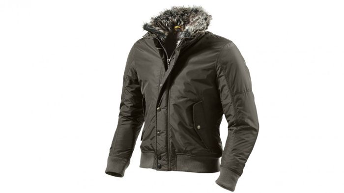 Θα το βρείτε στην Bikers World στην τιμή των 147 ευρώ στο e-shop του καταστήματος. Περισσότερα στο τηλ. 210-2772422.