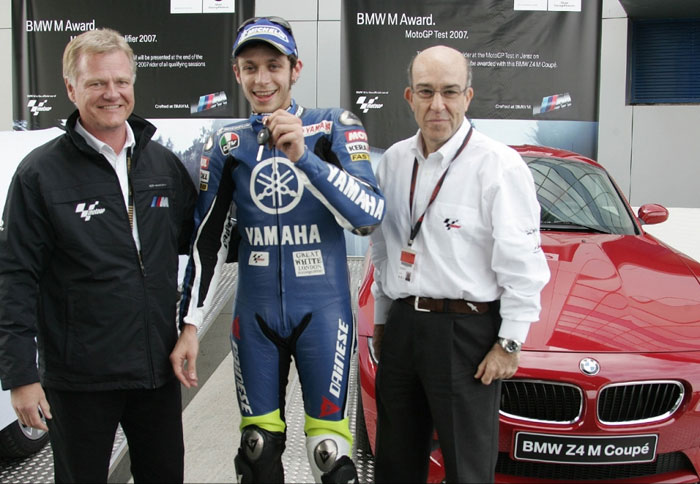 Ο Rossi με το κλειδί στο χέρι