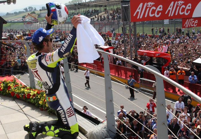 Ο Rossi εξακολουθεί να γράφει ιστορία