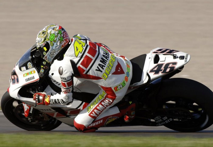 Η Camel χορηγός της Yamaha