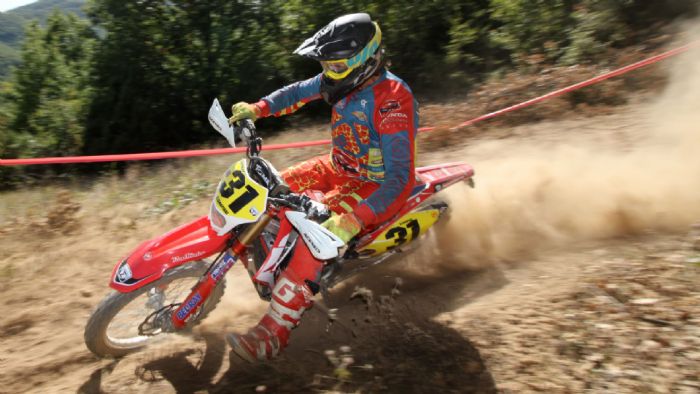 Ξανά στη κορυφή ο Σιαφαρίκας Ξανά στη κορυφή ο Σιαφαρίκας