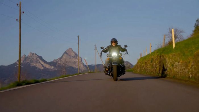 Μια Harley-Davidson έγινε η πρώτη μοτοσυκλέτα στον κόσμο που κινήθηκε με 100% ηλιακά παραγόμενο καύσιμο.