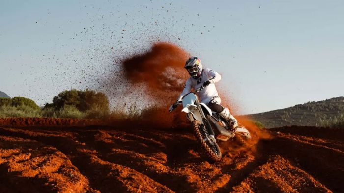 Stark Varg MX 1.2: Με 20% περισσότερη αυτονομία, έως 6 ώρες χρήσης και πιο ελαφρύ πλαίσιο