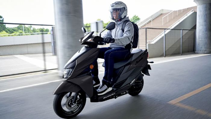 Η Suzuki παρουσίασε ανανεώσεις για τα scooter Avenis 125 και Burgman Street 125EX του 2026, οι οποίες εστιάζουν αποκλειστικά σε νέες χρωματικές εκδόσεις.