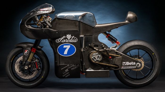 Ηλεκτρισμός, 180 άλογα και 40 κιλά ροπής, για μόλις 200 κιλά βάρους. Η βελγική Sarolea SP7, έτοιμη για το IOM TT Zero!