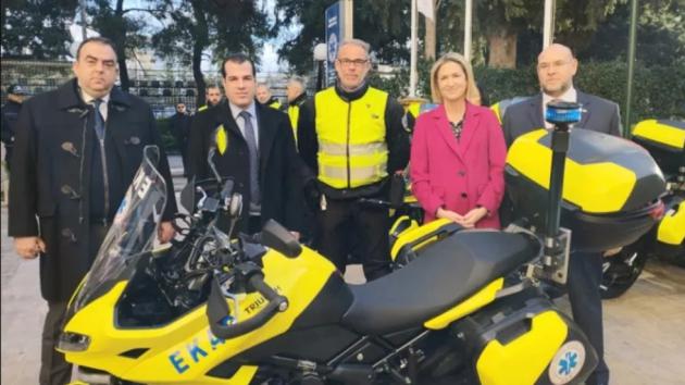 Δωρεά 10 μοτοσυκλετών στο ΕΚΑΒ από το ίδρυμα Αγγελικούση