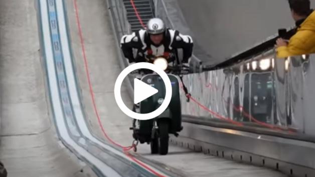 VIDEO: Απόπειρα Hill Climbing με Vespa!