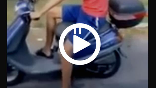 VIDEO: 50αρι με κινητήρα supersport πετάει φλόγες VIDEO: 50αρι με κινητήρα supersport πετάει φλόγες