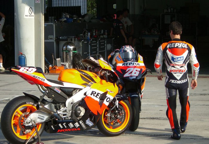 Βροχερά δοκιμαστικά στο Sepang