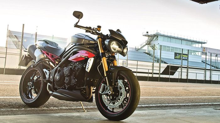 Speed Triple: Βρίσκεται ανάμεσά μας από το 1994 και κάθε φορά είναι και καλύτερο.