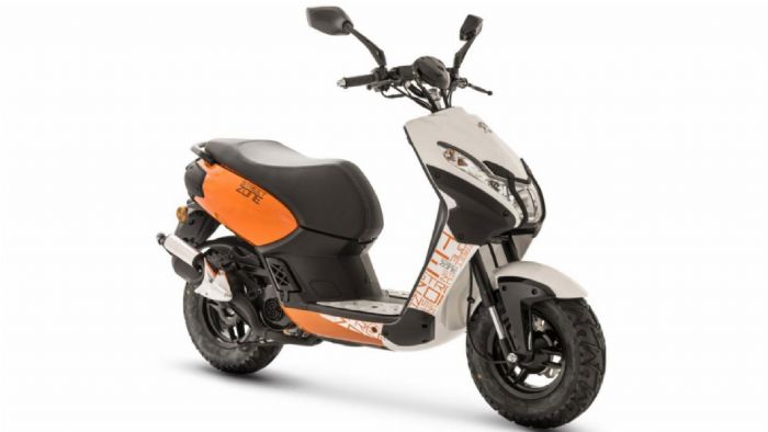 Τρακτερωτά ελαστικά και μεγάλη απόσταση από το έδαφος για εκτός δρόμου χρήση.