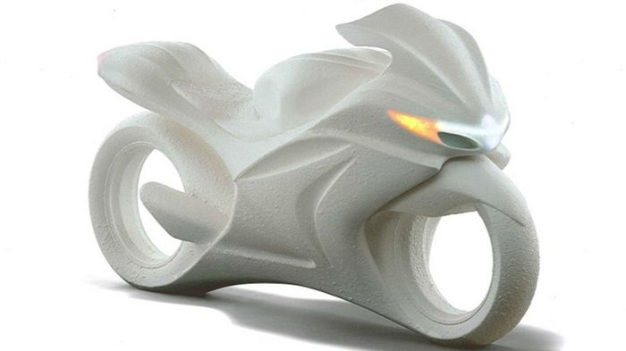 Turbo, 300 ίππους αλλά και ηλεκτροκινητήρες φημολογείται ότι θα φέρει τo GSX concept της Suzuki.