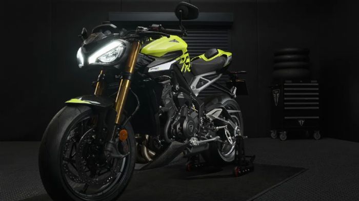 Η Triumph ετοιμάζει διπλή επίθεση στη μεσαία κατηγορία streetfighter. Η California Air Resources Board (CARB) αποκάλυψε μέσα από επίσημη έγκριση ότι για το 2026 έρχονται δύο νέες εκδόσεις: η Street Tr