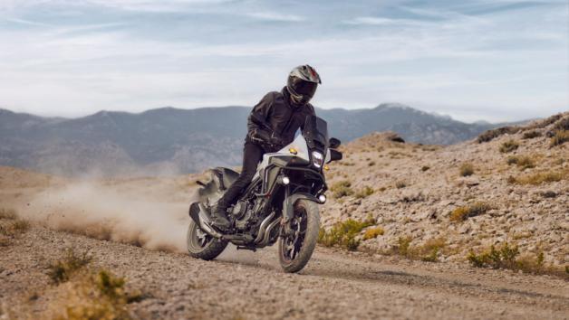 Ταξινομήσεις Τριμήνου: Ακλόνητος κάτοχος του θρόνου το NX500-CB500X