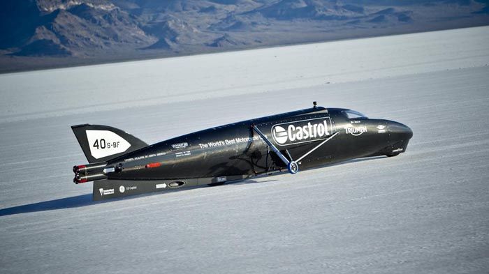 Ο DiSalvo θα επιχειρήσει να σπάσει το ρεκόρ ταχύτητας των 605,7 χλμ./ώρα αυτή τη Ο DiSalvo θα επιχειρήσει να σπάσει το ρεκόρ ταχύτητας των 605,7 χλμ./ώρα αυτή την εβδομάδα πάνω στο Triumph Castrol Rocket III