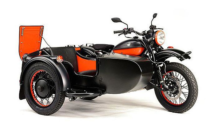 H Ural παρουσίασε μια νέα ειδική έκδοση για το 2013. Πρόκειται για το εικονιζόμενο μοντέλο με το όνομα Sunset. 