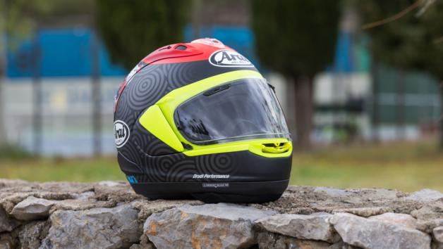 Test Arai RX-7V EVO TATSUKI: Με πρωτοποριακό εξωτερικό κέλυφος