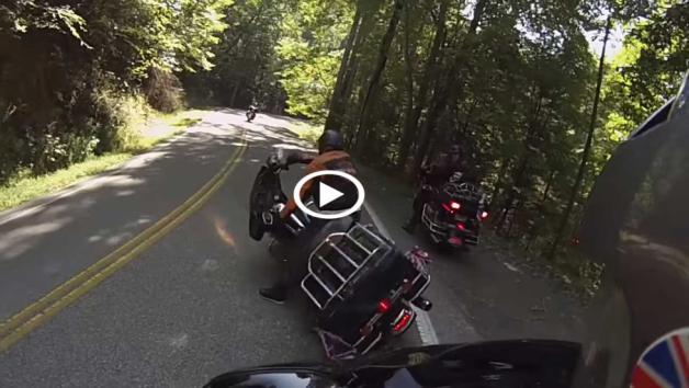 VIDEO: 398 κιλά Harley «ναυάγησαν» στον δρόμο VIDEO: 398 κιλά Harley «ναυάγησαν» στον δρόμο