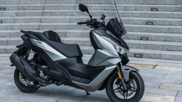Τρία scooter της σειράς SR αποκτούν νέο, χαμηλότερο κόστος αγοράς
