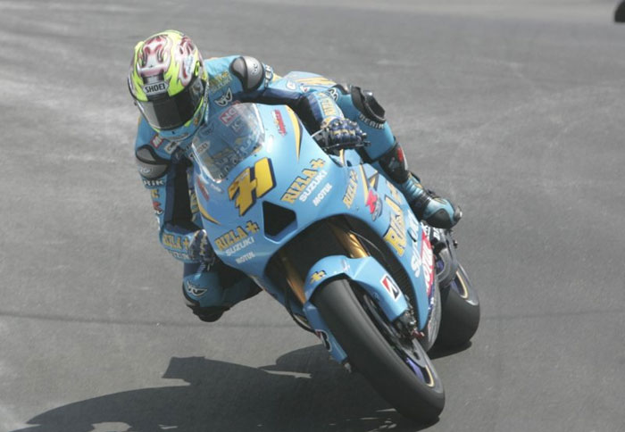 Η Rizla Suzuki κοντά στο βάθρο